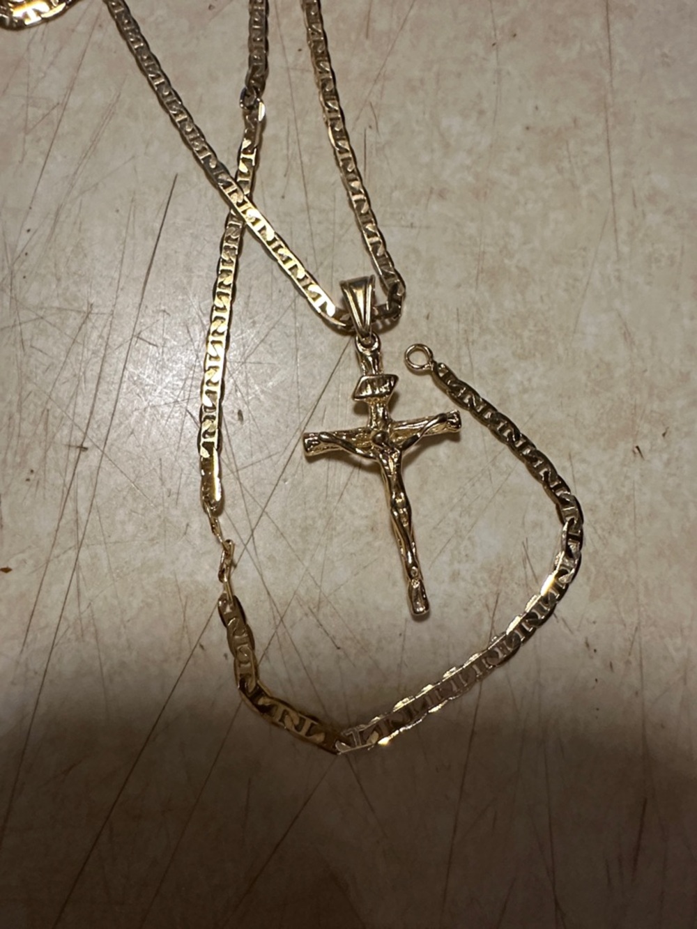 18kt gold filled Gold Crucifix Pendant Necklace - - Picture 5 of 7
